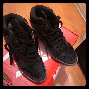 Nike high heel tennis shoes